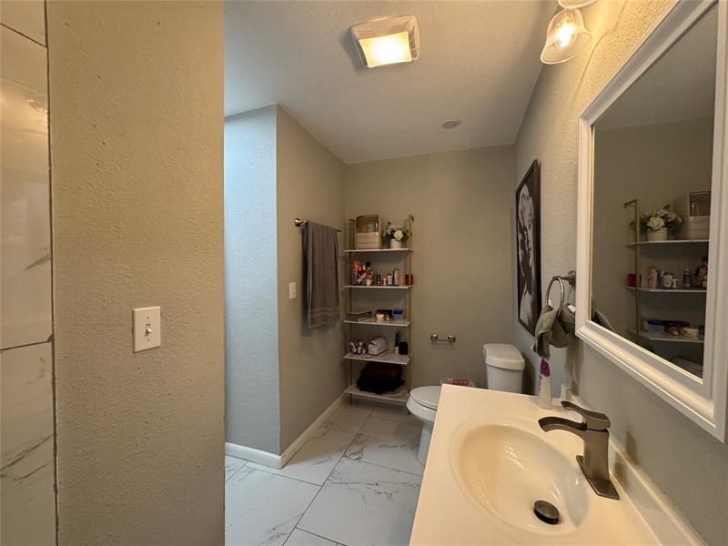 105 S Lakeview Drive, Lacy Lakeview TX 76705 - Photo 15