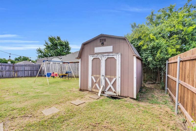 1006 Darren Drive, Burleson TX 76028 - Photo 32