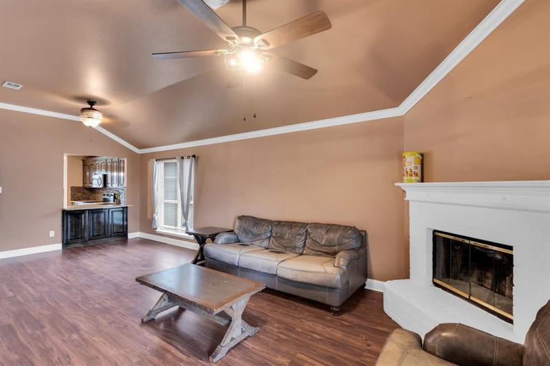 1006 Darren Drive, Burleson TX 76028 - Photo 9