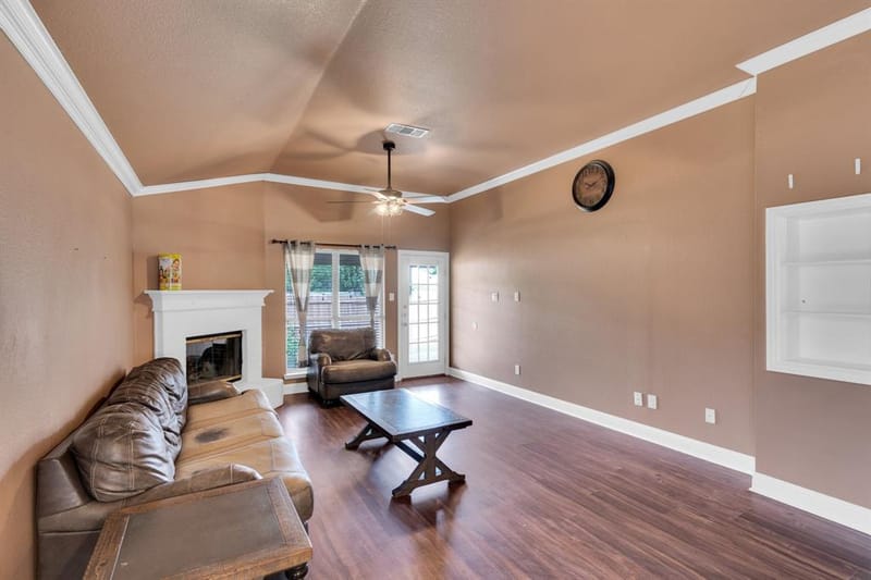 1006 Darren Drive, Burleson TX 76028 - Photo 10