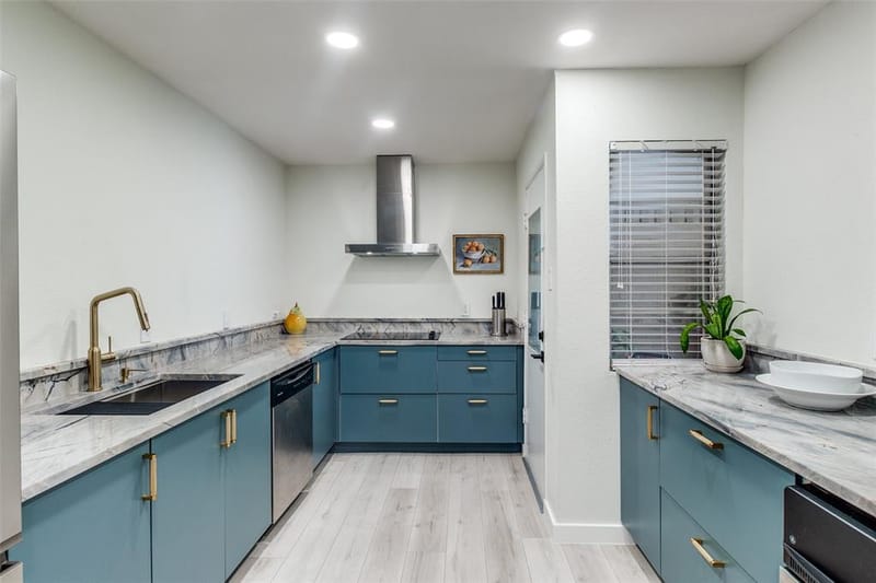 11122 Valleydale # D, Dallas TX 75230 - Photo 4