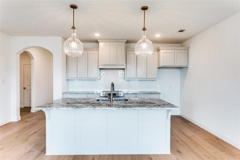533 Hillcrest Circle, Justin TX 76247 - Photo 6