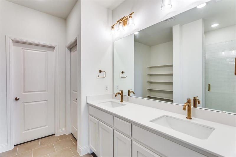 533 Hillcrest Circle, Justin TX 76247 - Photo 13