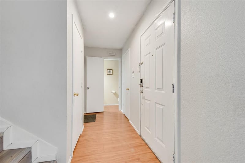 301 Ensenada Plaza, Dallas TX 75211 - Photo 16