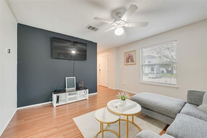 301 Ensenada Plaza, Dallas TX 75211 - Photo 5
