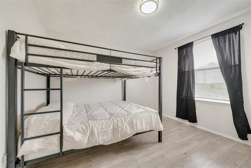 301 Ensenada Plaza, Dallas TX 75211 - Photo 24