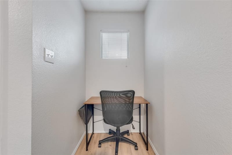 301 Ensenada Plaza, Dallas TX 75211 - Photo 18