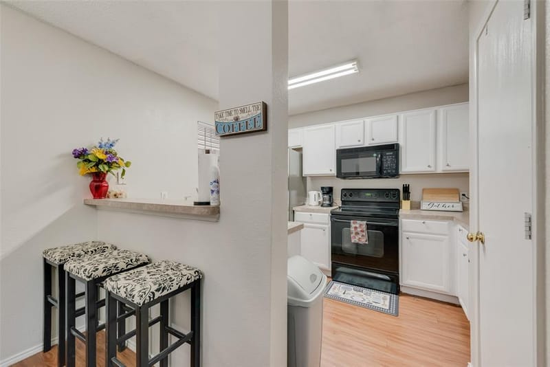 301 Ensenada Plaza, Dallas TX 75211 - Photo 11