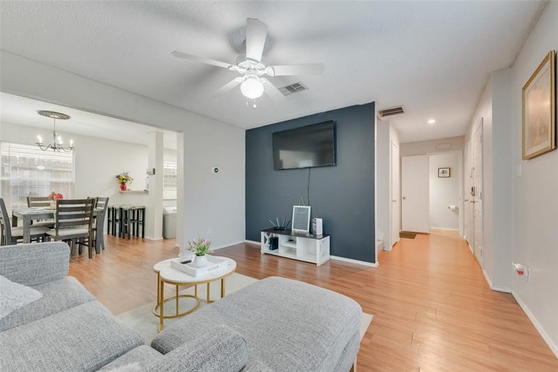 301 Ensenada Plaza, Dallas TX 75211 - Photo 8