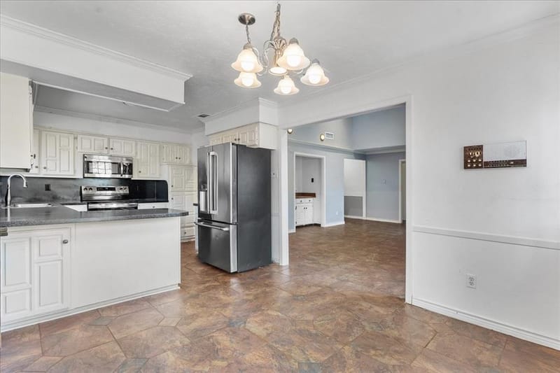 1820 Green Ridge Court, Carrollton TX 75007 - Photo 11