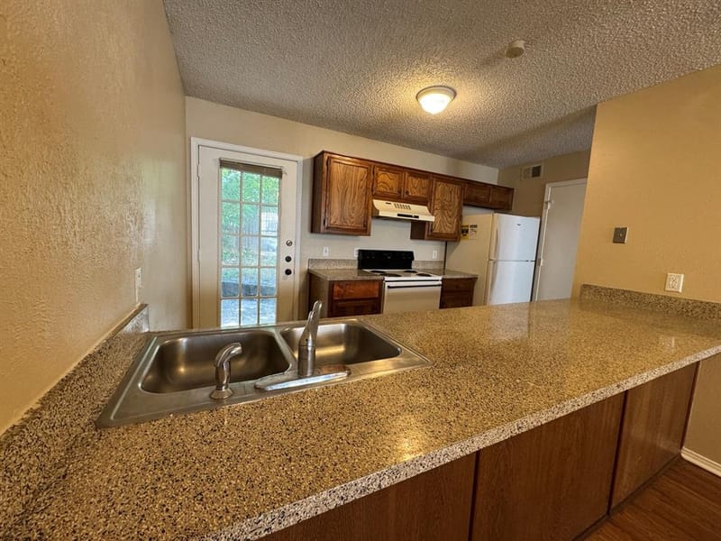 154 Austin Stone Drive, Duncanville TX 75137 - Photo 3