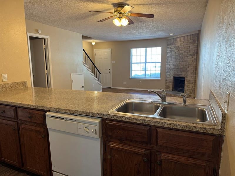 154 Austin Stone Drive, Duncanville TX 75137 - Photo 5
