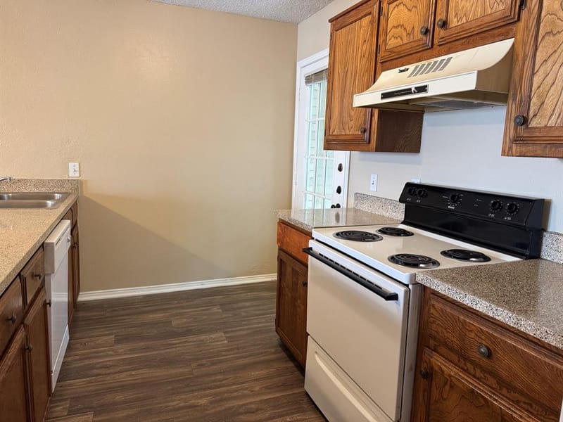 154 Austin Stone Drive, Duncanville TX 75137 - Photo 4