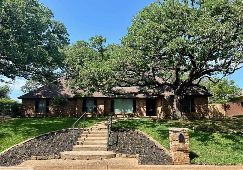 3609 Country Club Road, Arlington TX 76013 - Photo 2