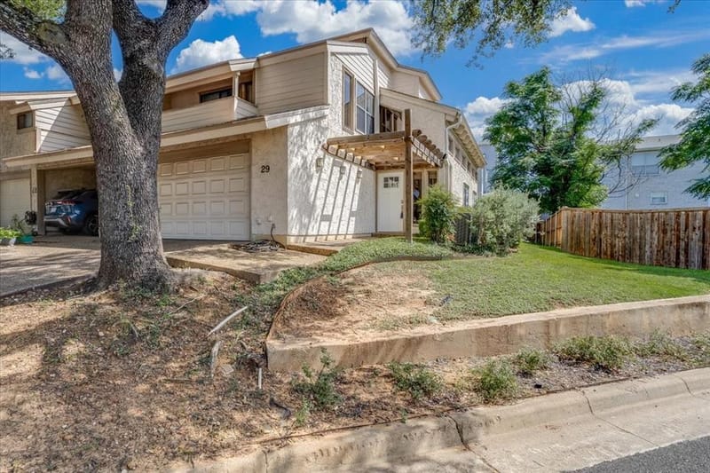 29 Oakbrook Drive, Lewisville TX 75057 - Photo 3