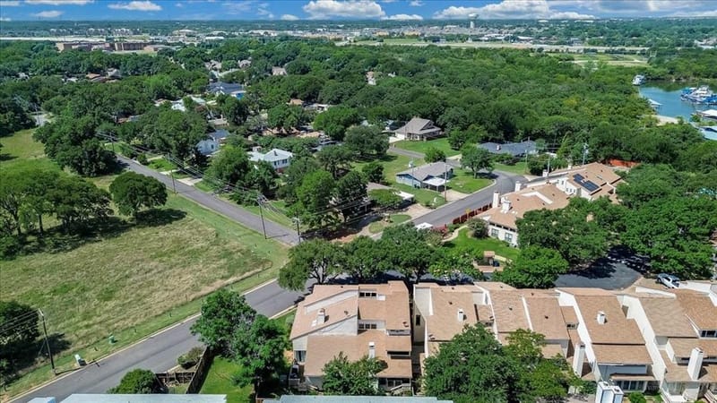 29 Oakbrook Drive, Lewisville TX 75057 - Photo 32