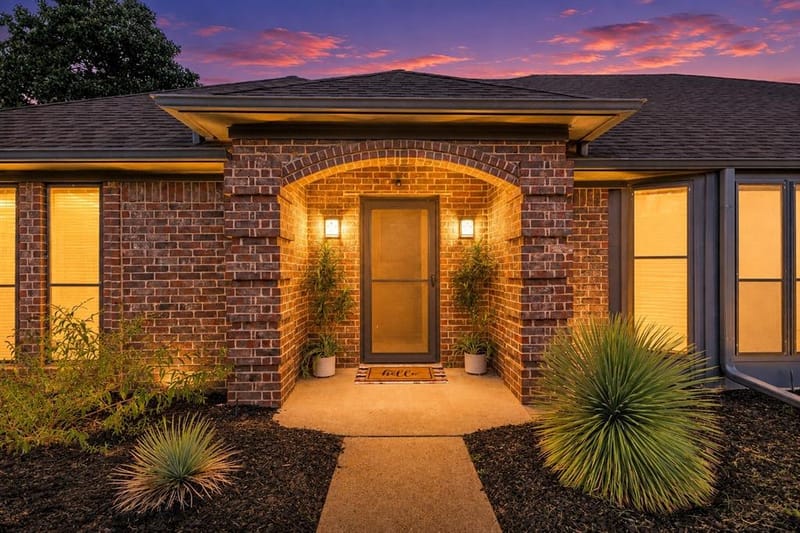 121 Crestview Street, Chandler TX 75758 - Photo 2