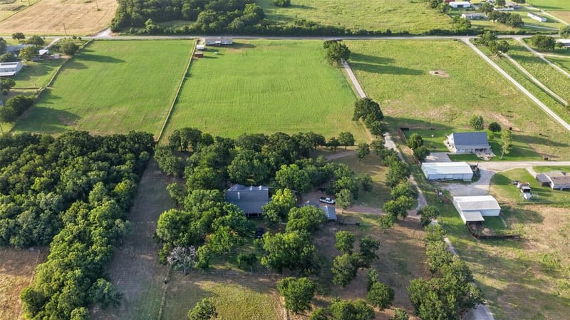 443 County Road 3342, Paradise TX 76073 - Photo 32