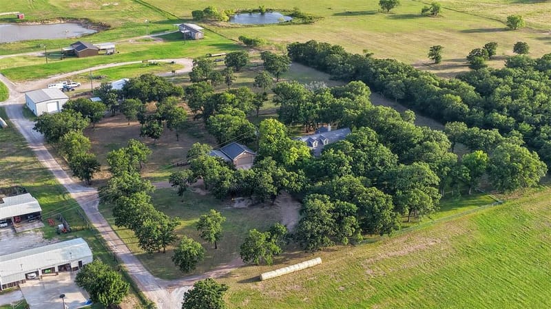 443 County Road 3342, Paradise TX 76073 - Photo 34