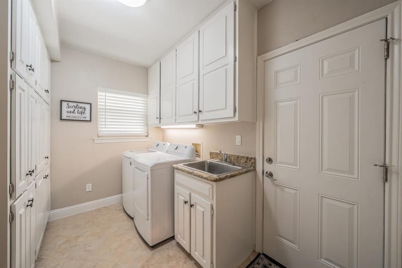 1406 Riverview Drive, Arlington TX 76012 - Photo 12