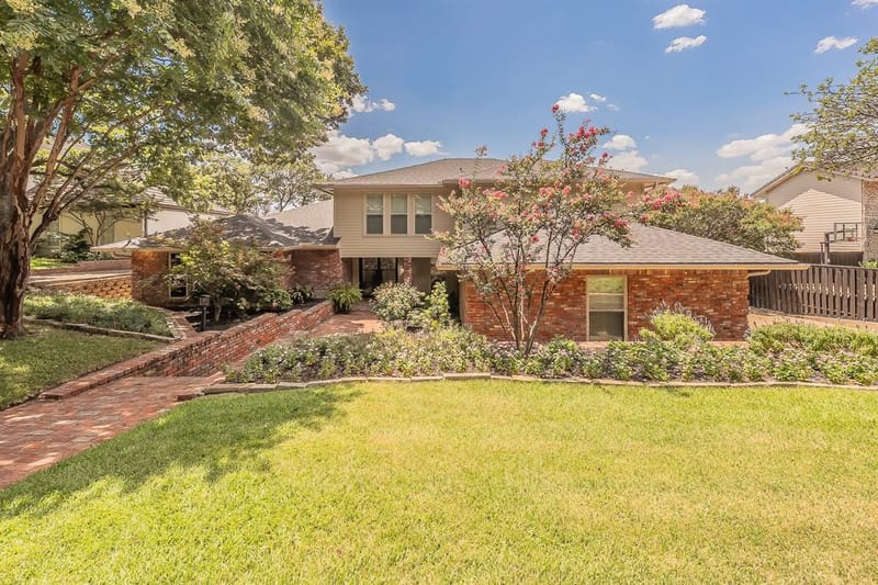 1406 Riverview Drive, Arlington TX 76012 - Photo 3