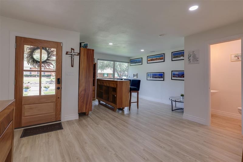 3631 Coral Gables Drive, Dallas TX 75229 - Photo 3