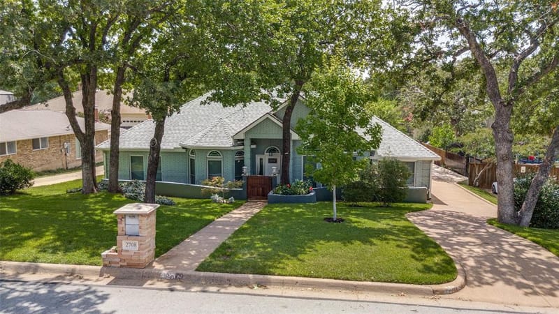 2708 Monarch Drive, Arlington TX 76006 - Photo 3