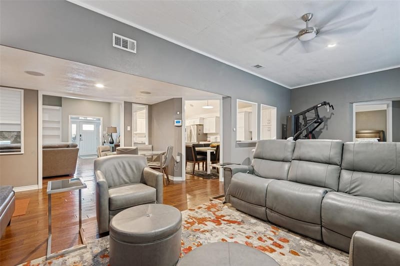 2708 Monarch Drive, Arlington TX 76006 - Photo 9