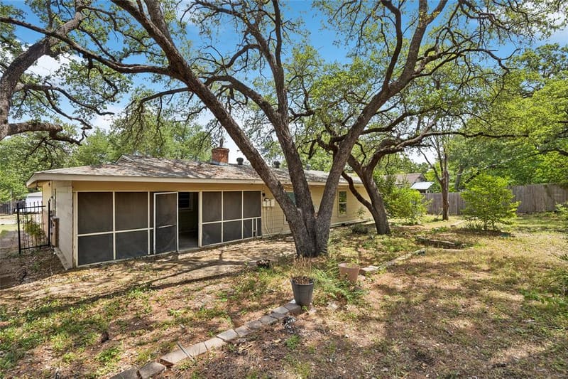 5104 Malinda Lane S, Fort Worth TX 76112 - Photo 7