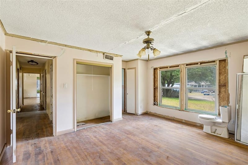 5104 Malinda Lane S, Fort Worth TX 76112 - Photo 3