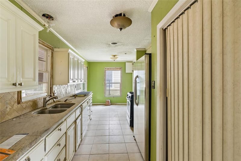 5104 Malinda Lane S, Fort Worth TX 76112 - Photo 5