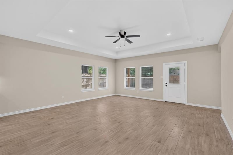 724 N Clements Street, Gainesville TX 76240 - Photo 17