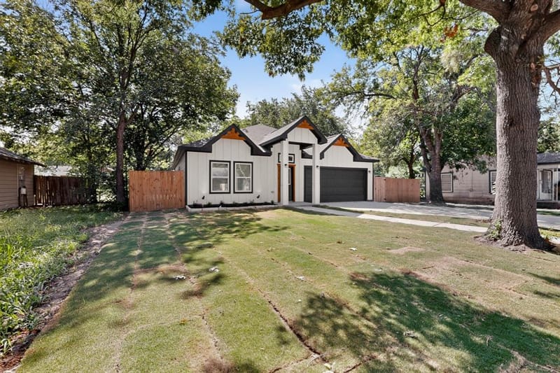 724 N Clements Street, Gainesville TX 76240 - Photo 8