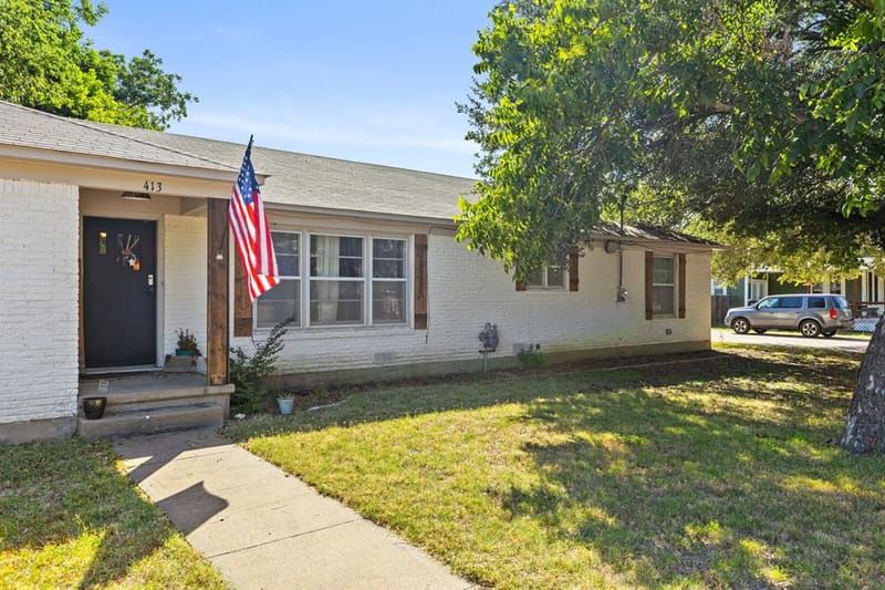 413 S Tyler Street, McGregor TX 76657 - Photo 3