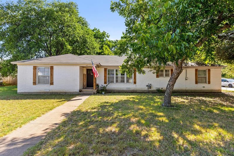 413 S Tyler Street, McGregor TX 76657
