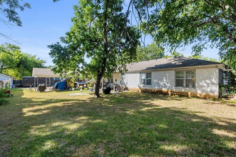 413 S Tyler Street, McGregor TX 76657 - Photo 10