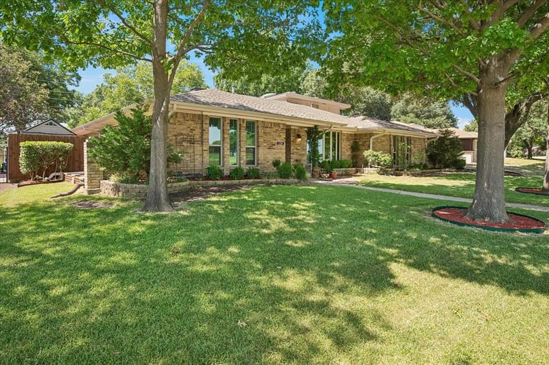 2216 Grandview Drive, Plano TX 75075 - Photo 2