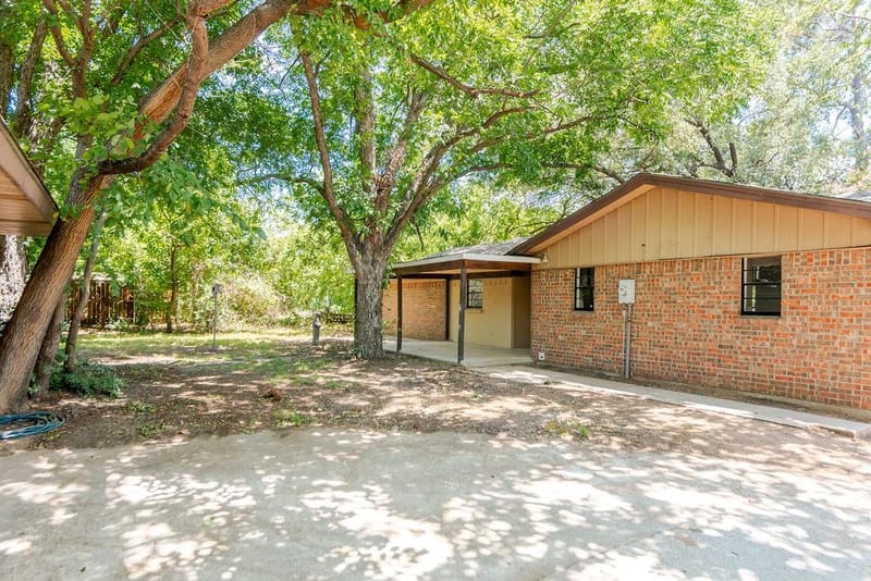 611 Cain Street, Lake Dallas TX 75065 - Photo 3
