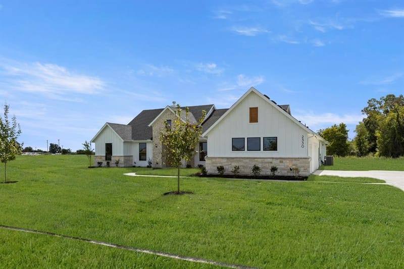 2330 Oak Knoll Drive, Waxahachie TX 75152 - Photo 2