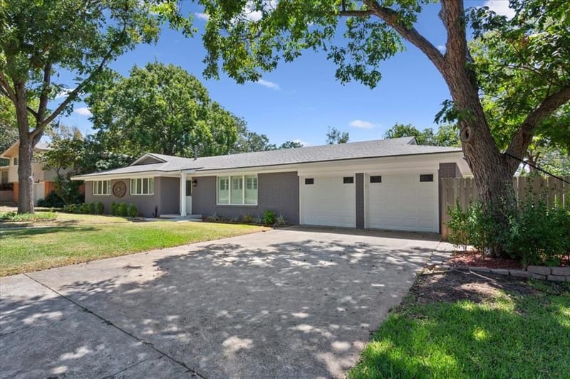 2432 Skyline Drive, Waco TX 76710 - Photo 2