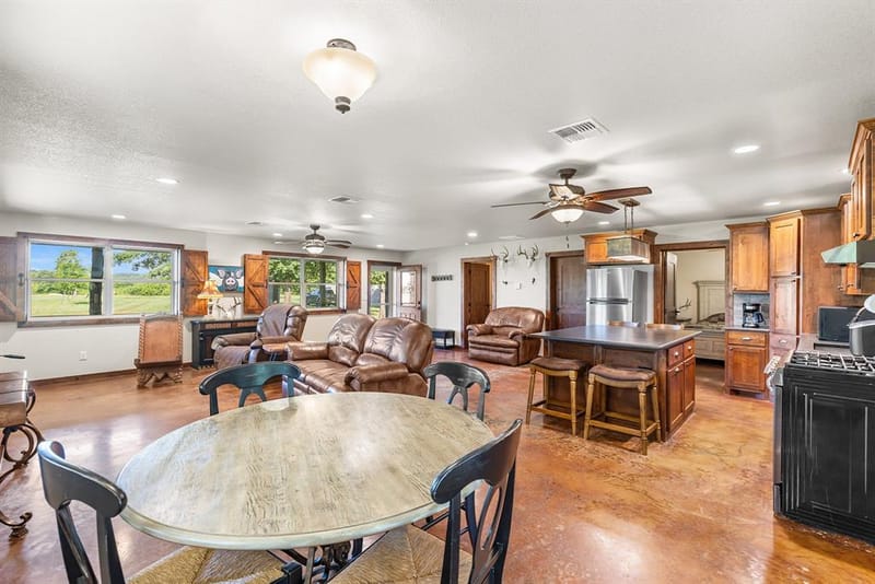 10371 State Hwy 148, Jacksboro TX 76458 - Photo 13