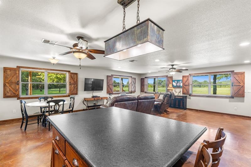 10371 State Hwy 148, Jacksboro TX 76458 - Photo 15