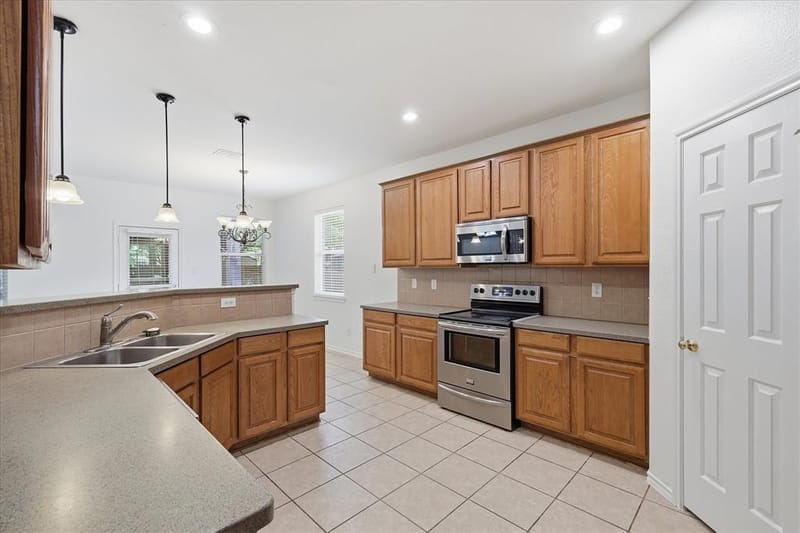 6013 Goldenrod Drive, Denton TX 76208 - Photo 10
