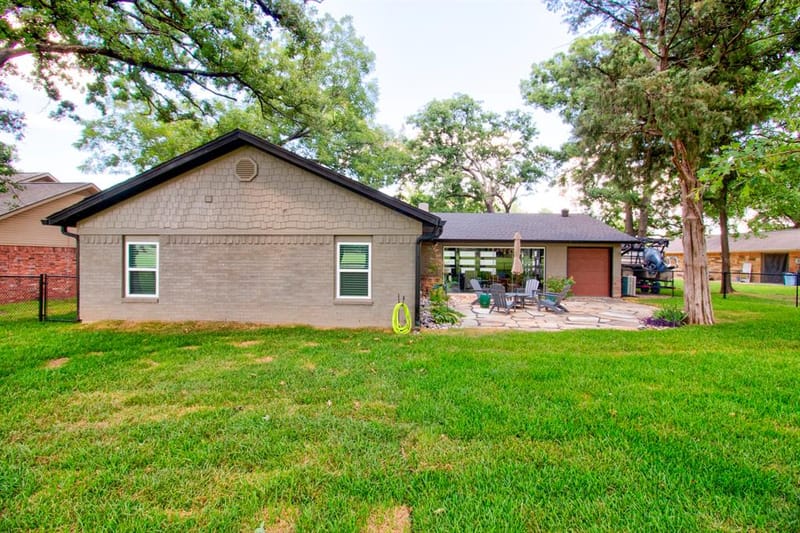 1118 Kiowa Drive W, Lake Kiowa TX 76240 - Photo 2