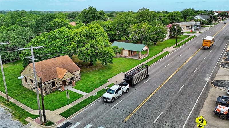 408 S Broad Street, Saint Jo TX 76265 - Photo 10