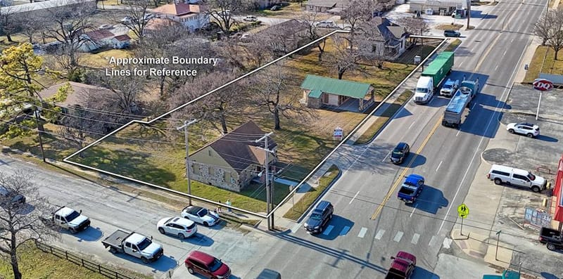 408 S Broad Street, Saint Jo TX 76265 - Photo 11