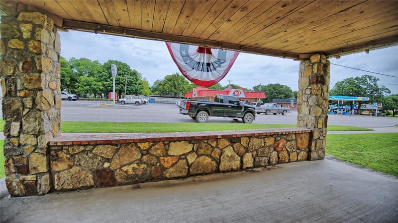 408 S Broad Street, Saint Jo TX 76265 - Photo 19