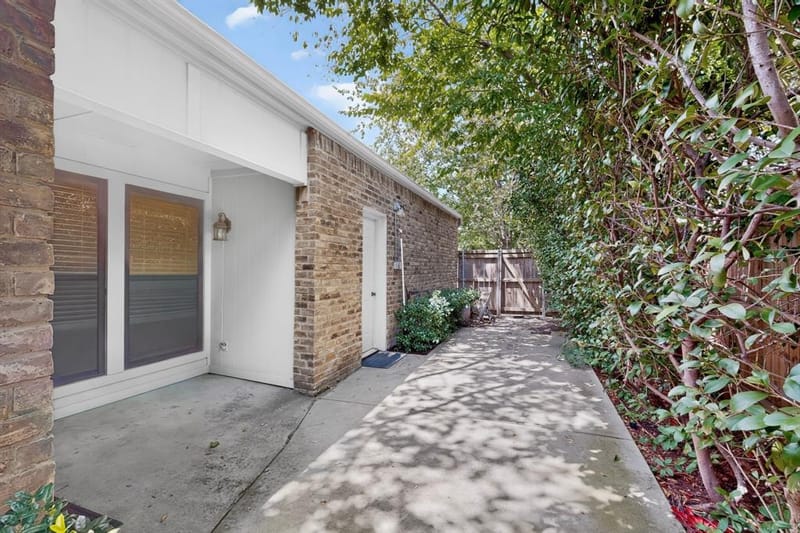3025 Westforest Drive, Dallas TX 75229 - Photo 23
