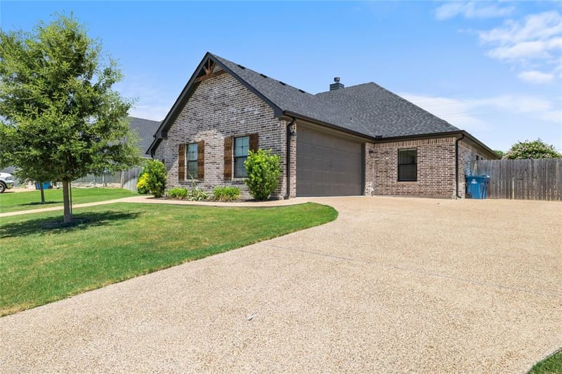 932 Gallant Fox Road, Hewitt TX 76643 - Photo 36