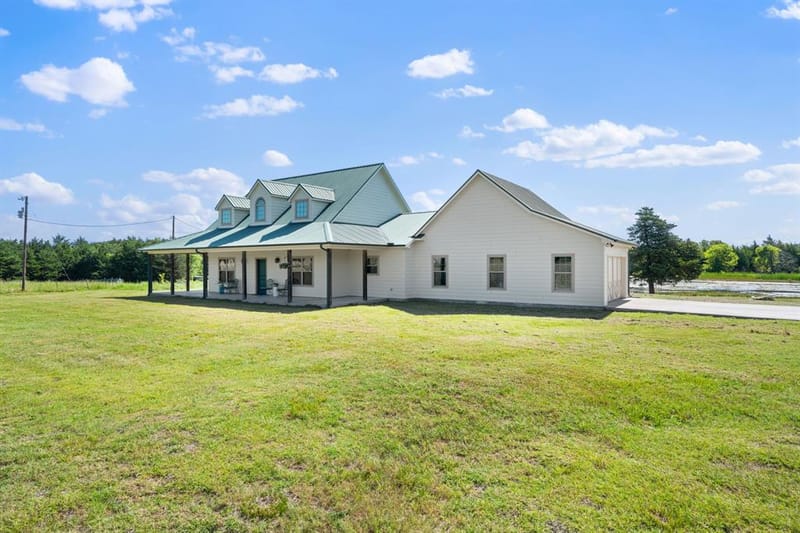247 County Road 4519, Wolfe City TX 75496 - Photo 2
